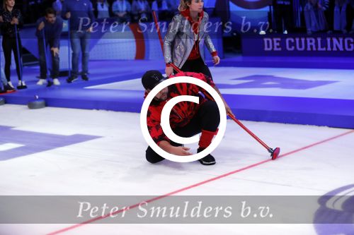 Aalsmeer 20 december 2017
Opnames de curling quiz met Frans Bauer Mark Tuitert Ellen Hoog Brace Sjoerd v Ramshorst Evert ten Napel Levi v Kempen Frank Lammers Sanne en Lieke Wevers. De opnames vinden plaats in de studio in Aalsmeer.