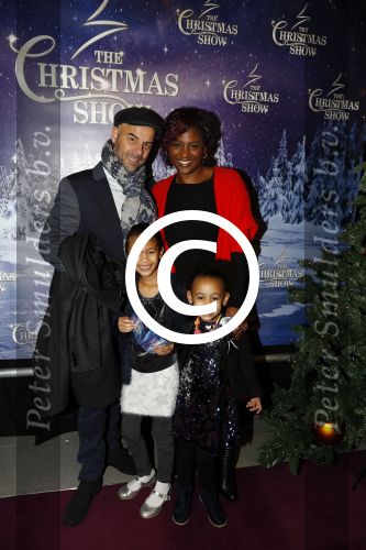 Amsterdam 24 december 2017
RTL kerst show in het ziggo dome. Tjeerd Oosterhuis met Edsilia Rombley en hun dochters