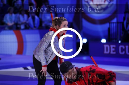 Aalsmeer 20 december 2017
Opnames de curling quiz met Frans Bauer Mark Tuitert Ellen Hoog Brace Sjoerd v Ramshorst Evert ten Napel Levi v Kempen Frank Lammers Sanne en Lieke Wevers. De opnames vinden plaats in de studio in Aalsmeer.