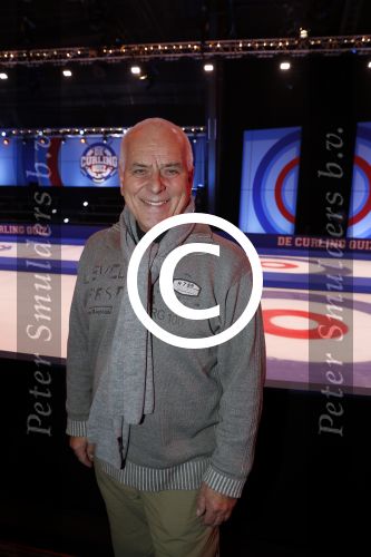 Aalsmeer 20 december 2017
Opnames de curling quiz met Frans Bauer Mark Tuitert Ellen Hoog Brace Sjoerd v Ramshorst Evert ten Napel Levi v Kempen Frank Lammers Sanne en Lieke Wevers. De opnames vinden plaats in de studio in Aalsmeer.
