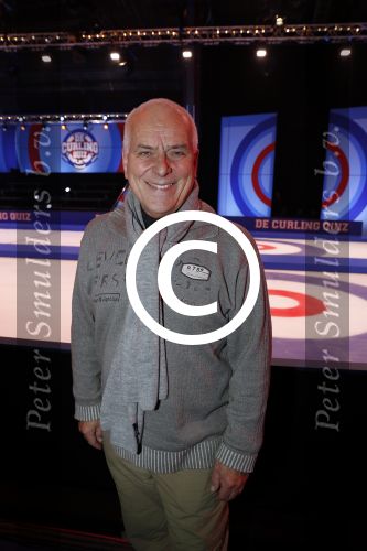 Aalsmeer 20 december 2017
Opnames de curling quiz met Frans Bauer Mark Tuitert Ellen Hoog Brace Sjoerd v Ramshorst Evert ten Napel Levi v Kempen Frank Lammers Sanne en Lieke Wevers. De opnames vinden plaats in de studio in Aalsmeer.