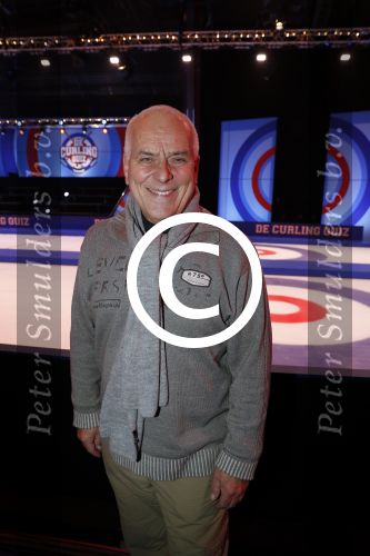 Aalsmeer 20 december 2017
Opnames de curling quiz met Frans Bauer Mark Tuitert Ellen Hoog Brace Sjoerd v Ramshorst Evert ten Napel Levi v Kempen Frank Lammers Sanne en Lieke Wevers. De opnames vinden plaats in de studio in Aalsmeer.