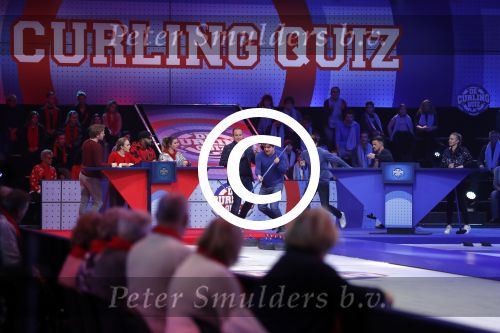 Aalsmeer 20 december 2017
Opnames de curling quiz met Frans Bauer Mark Tuitert Ellen Hoog Brace Sjoerd v Ramshorst Evert ten Napel Levi v Kempen Frank Lammers Sanne en Lieke Wevers. De opnames vinden plaats in de studio in Aalsmeer.