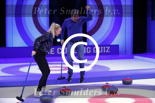 Aalsmeer 20 december 2017
Opnames de curling quiz met Frans Bauer Mark Tuitert Ellen Hoog Brace Sjoerd v Ramshorst Evert ten Napel Levi v Kempen Frank Lammers Sanne en Lieke Wevers. De opnames vinden plaats in de studio in Aalsmeer.