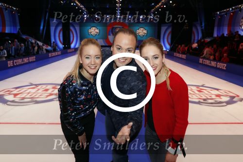 Aalsmeer 20 december 2017
Opnames de curling quiz met Frans Bauer Mark Tuitert Ellen Hoog Brace Sjoerd v Ramshorst Evert ten Napel Levi v Kempen Frank Lammers Sanne en Lieke Wevers. De opnames vinden plaats in de studio in Aalsmeer.