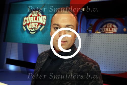 Aalsmeer 20 december 2017
Opnames de curling quiz met Frans Bauer Mark Tuitert Ellen Hoog Brace Sjoerd v Ramshorst Evert ten Napel Levi v Kempen Frank Lammers Sanne en Lieke Wevers. De opnames vinden plaats in de studio in Aalsmeer.