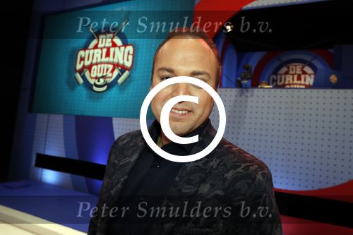 Aalsmeer 20 december 2017
Opnames de curling quiz met Frans Bauer Mark Tuitert Ellen Hoog Brace Sjoerd v Ramshorst Evert ten Napel Levi v Kempen Frank Lammers Sanne en Lieke Wevers. De opnames vinden plaats in de studio in Aalsmeer.