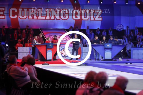 Aalsmeer 20 december 2017
Opnames de curling quiz met Frans Bauer Mark Tuitert Ellen Hoog Brace Sjoerd v Ramshorst Evert ten Napel Levi v Kempen Frank Lammers Sanne en Lieke Wevers. De opnames vinden plaats in de studio in Aalsmeer.