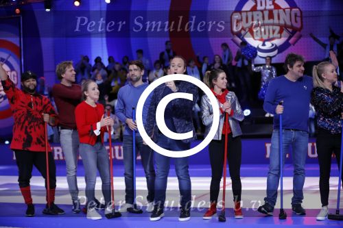 Aalsmeer 20 december 2017
Opnames de curling quiz met Frans Bauer Mark Tuitert Ellen Hoog Brace Sjoerd v Ramshorst Evert ten Napel Levi v Kempen Frank Lammers Sanne en Lieke Wevers. De opnames vinden plaats in de studio in Aalsmeer.
