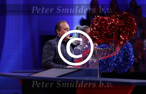 Aalsmeer 20 december 2017
Opnames de curling quiz met Frans Bauer Mark Tuitert Ellen Hoog Brace Sjoerd v Ramshorst Evert ten Napel Levi v Kempen Frank Lammers Sanne en Lieke Wevers. De opnames vinden plaats in de studio in Aalsmeer.