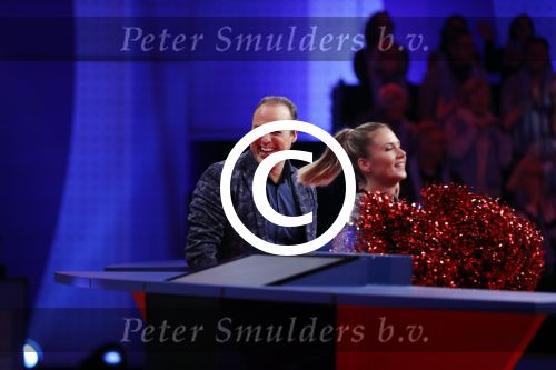 Aalsmeer 20 december 2017
Opnames de curling quiz met Frans Bauer Mark Tuitert Ellen Hoog Brace Sjoerd v Ramshorst Evert ten Napel Levi v Kempen Frank Lammers Sanne en Lieke Wevers. De opnames vinden plaats in de studio in Aalsmeer.