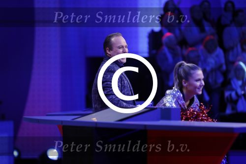 Aalsmeer 20 december 2017
Opnames de curling quiz met Frans Bauer Mark Tuitert Ellen Hoog Brace Sjoerd v Ramshorst Evert ten Napel Levi v Kempen Frank Lammers Sanne en Lieke Wevers. De opnames vinden plaats in de studio in Aalsmeer.