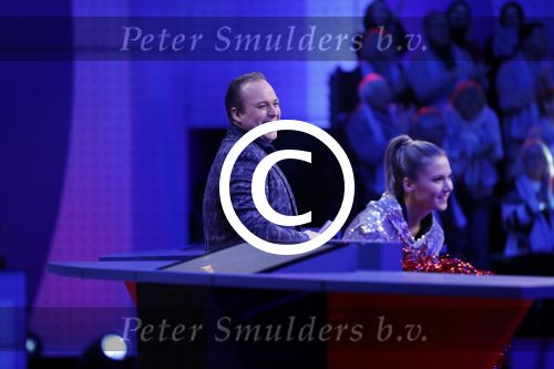 Aalsmeer 20 december 2017
Opnames de curling quiz met Frans Bauer Mark Tuitert Ellen Hoog Brace Sjoerd v Ramshorst Evert ten Napel Levi v Kempen Frank Lammers Sanne en Lieke Wevers. De opnames vinden plaats in de studio in Aalsmeer.