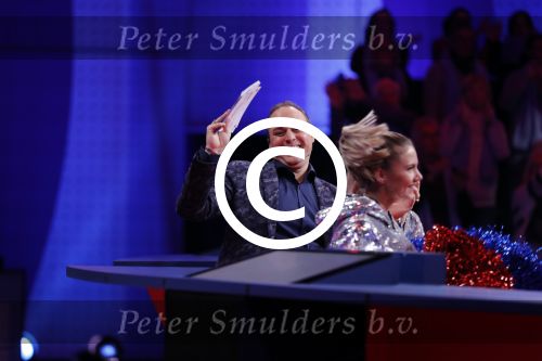 Aalsmeer 20 december 2017
Opnames de curling quiz met Frans Bauer Mark Tuitert Ellen Hoog Brace Sjoerd v Ramshorst Evert ten Napel Levi v Kempen Frank Lammers Sanne en Lieke Wevers. De opnames vinden plaats in de studio in Aalsmeer.