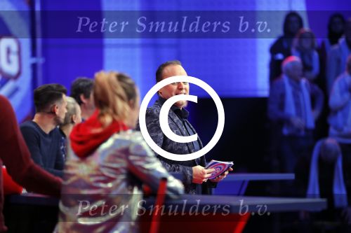 Aalsmeer 20 december 2017
Opnames de curling quiz met Frans Bauer Mark Tuitert Ellen Hoog Brace Sjoerd v Ramshorst Evert ten Napel Levi v Kempen Frank Lammers Sanne en Lieke Wevers. De opnames vinden plaats in de studio in Aalsmeer.