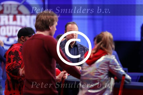 Aalsmeer 20 december 2017
Opnames de curling quiz met Frans Bauer Mark Tuitert Ellen Hoog Brace Sjoerd v Ramshorst Evert ten Napel Levi v Kempen Frank Lammers Sanne en Lieke Wevers. De opnames vinden plaats in de studio in Aalsmeer.
