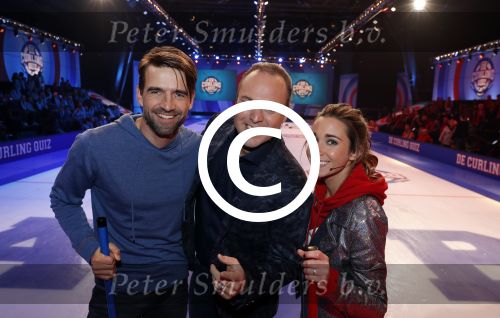 Aalsmeer 20 december 2017
Opnames de curling quiz met Frans Bauer Mark Tuitert Ellen Hoog Brace Sjoerd v Ramshorst Evert ten Napel Levi v Kempen Frank Lammers Sanne en Lieke Wevers. De opnames vinden plaats in de studio in Aalsmeer.