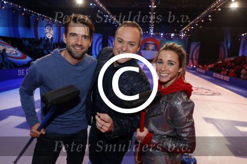 Aalsmeer 20 december 2017
Opnames de curling quiz met Frans Bauer Mark Tuitert Ellen Hoog Brace Sjoerd v Ramshorst Evert ten Napel Levi v Kempen Frank Lammers Sanne en Lieke Wevers. De opnames vinden plaats in de studio in Aalsmeer.