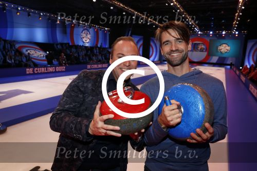 Aalsmeer 20 december 2017
Opnames de curling quiz met Frans Bauer Mark Tuitert Ellen Hoog Brace Sjoerd v Ramshorst Evert ten Napel Levi v Kempen Frank Lammers Sanne en Lieke Wevers. De opnames vinden plaats in de studio in Aalsmeer.