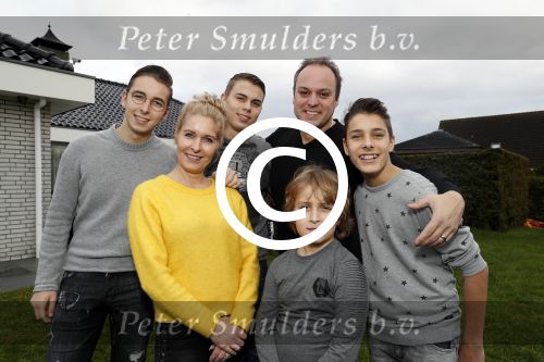 Fijnaart 27 december 2017 
Frans Mariska Christiaan Frans Jan en Lucas Bauer thuis.