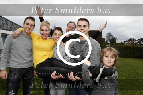 Fijnaart 27 december 2017 
Frans Mariska Christiaan Frans Jan en Lucas Bauer thuis.