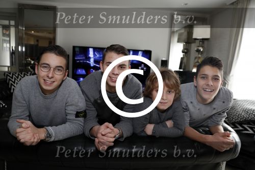 Fijnaart 27 december 2017 
Frans Mariska Christiaan Frans Jan en Lucas Bauer thuis.