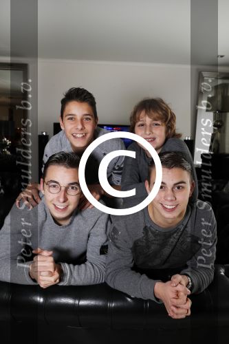 Fijnaart 27 december 2017 
Frans Mariska Christiaan Frans Jan en Lucas Bauer thuis.