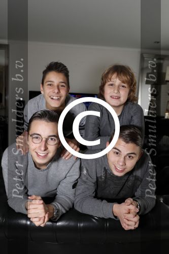Fijnaart 27 december 2017 
Frans Mariska Christiaan Frans Jan en Lucas Bauer thuis.