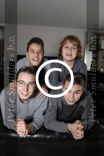 Fijnaart 27 december 2017 
Frans Mariska Christiaan Frans Jan en Lucas Bauer thuis.