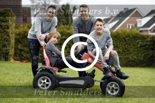 Fijnaart 27 december 2017 
Frans Mariska Christiaan Frans Jan en Lucas Bauer thuis.