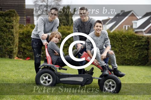 Fijnaart 27 december 2017 
Frans Mariska Christiaan Frans Jan en Lucas Bauer thuis.