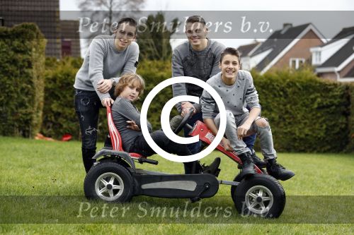 Fijnaart 27 december 2017 
Frans Mariska Christiaan Frans Jan en Lucas Bauer thuis.