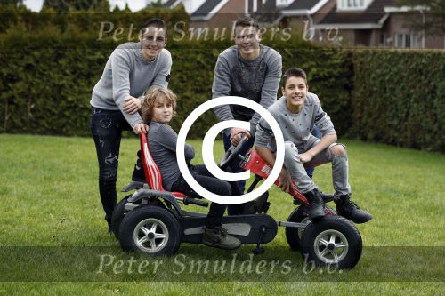 Fijnaart 27 december 2017 
Frans Mariska Christiaan Frans Jan en Lucas Bauer thuis.