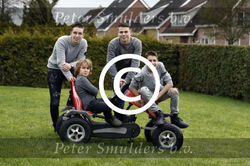 Fijnaart 27 december 2017 
Frans Mariska Christiaan Frans Jan en Lucas Bauer thuis.