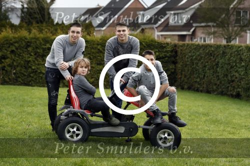 Fijnaart 27 december 2017 
Frans Mariska Christiaan Frans Jan en Lucas Bauer thuis.