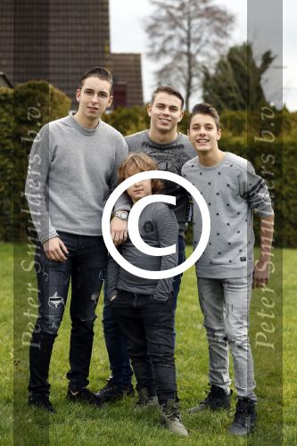 Fijnaart 27 december 2017 
Frans Mariska Christiaan Frans Jan en Lucas Bauer thuis.