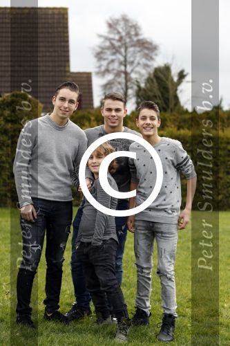 Fijnaart 27 december 2017 
Frans Mariska Christiaan Frans Jan en Lucas Bauer thuis.