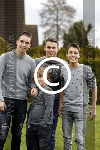 Fijnaart 27 december 2017 
Frans Mariska Christiaan Frans Jan en Lucas Bauer thuis.
