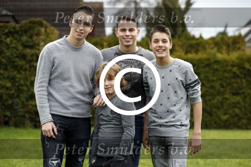 Fijnaart 27 december 2017 
Frans Mariska Christiaan Frans Jan en Lucas Bauer thuis.
