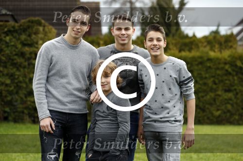 Fijnaart 27 december 2017 
Frans Mariska Christiaan Frans Jan en Lucas Bauer thuis.