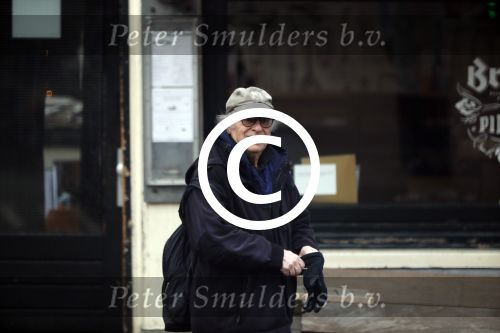Amsterdam 19 december 2017 
Frans Weisz op straat in het centrum van Amsterdam