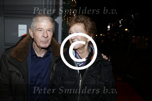 Amsterdam 21 december 2017
Premiere kerstcircus in Carre. Frits Barend met vrouw