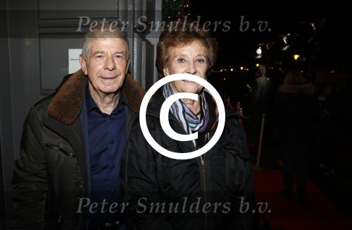 Amsterdam 21 december 2017
Premiere kerstcircus in Carre. Frits Barend met vrouw