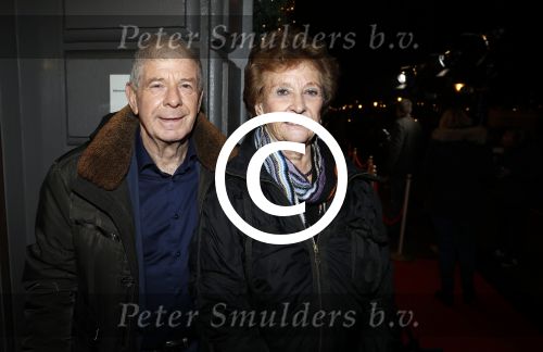 Amsterdam 21 december 2017
Premiere kerstcircus in Carre. Frits Barend met vrouw