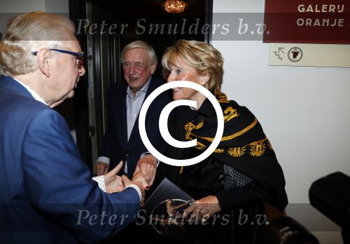 Amsterdam 21 december 2017
Premiere kerstcircus in Carre. Frits Goldschmeding met vrouw en Henk v d Meijden
