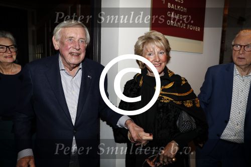 Amsterdam 21 december 2017
Premiere kerstcircus in Carre. Frits Goldschmeding met vrouw en Henk v d Meijden