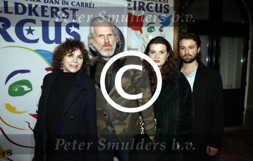 Amsterdam 21 december 2017
Premiere kerstcircus in Carre. Henriette Tol met man en dochter