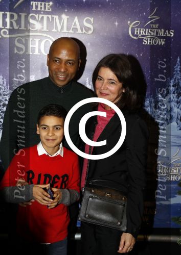 Amsterdam 24 december 2017
RTL kerst show in het ziggo dome. Humberto tan met vrouw en zoon