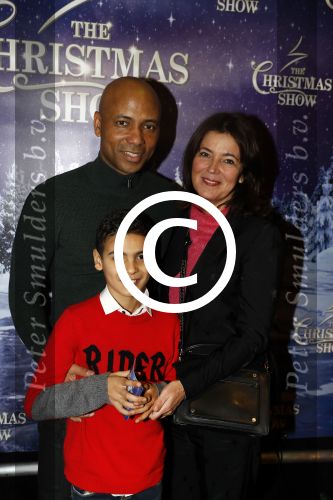 Amsterdam 24 december 2017
RTL kerst show in het ziggo dome. Humberto tan met vrouw en zoon