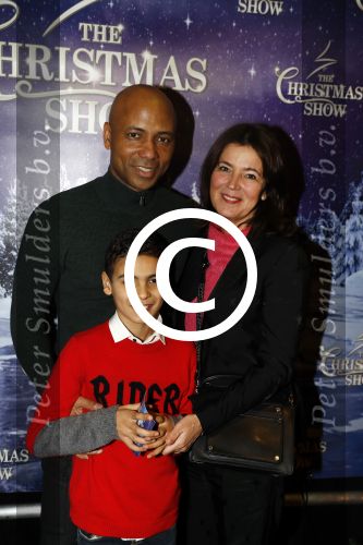 Amsterdam 24 december 2017
RTL kerst show in het ziggo dome. Humberto tan met vrouw en zoon